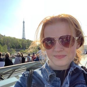 Meet your Posher, Caroline